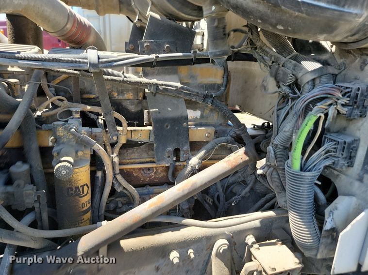 image for item NZ9971 2002 Peterbilt  378 semi truck