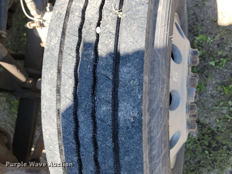 image for item NZ9971 2002 Peterbilt  378 semi truck