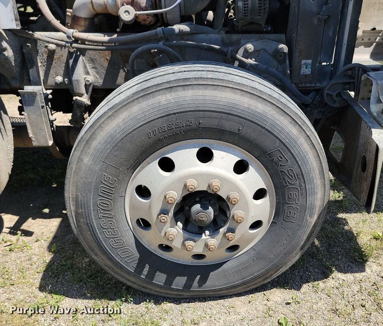 image for item NZ9971 2002 Peterbilt  378 semi truck