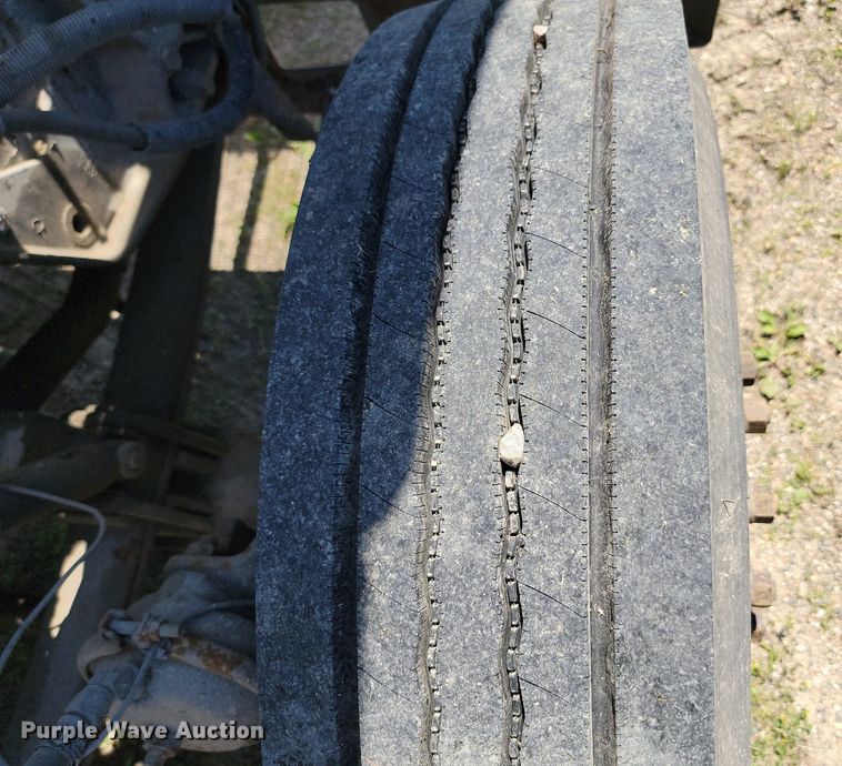 image for item NZ9971 2002 Peterbilt  378 semi truck