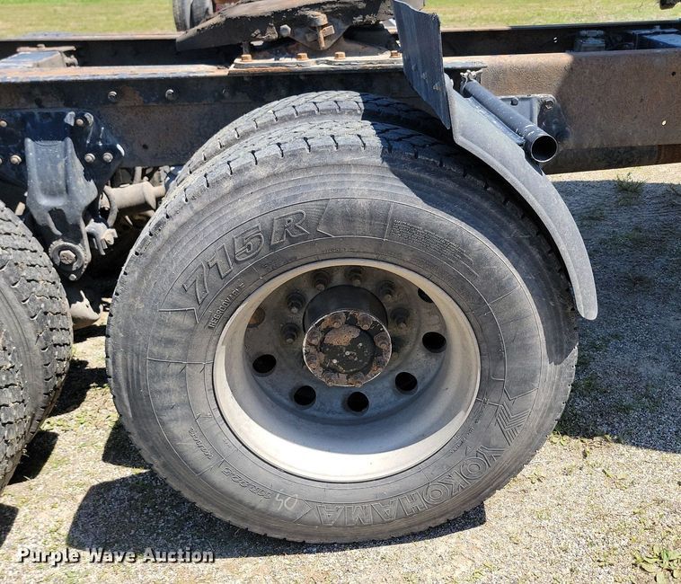 image for item NZ9971 2002 Peterbilt  378 semi truck