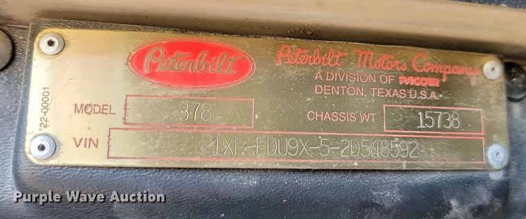 image for item NZ9971 2002 Peterbilt  378 semi truck
