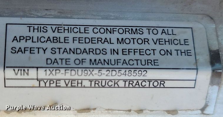 image for item NZ9971 2002 Peterbilt  378 semi truck