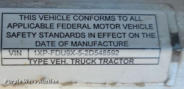 image for item NZ9971 2002 Peterbilt  378 semi truck