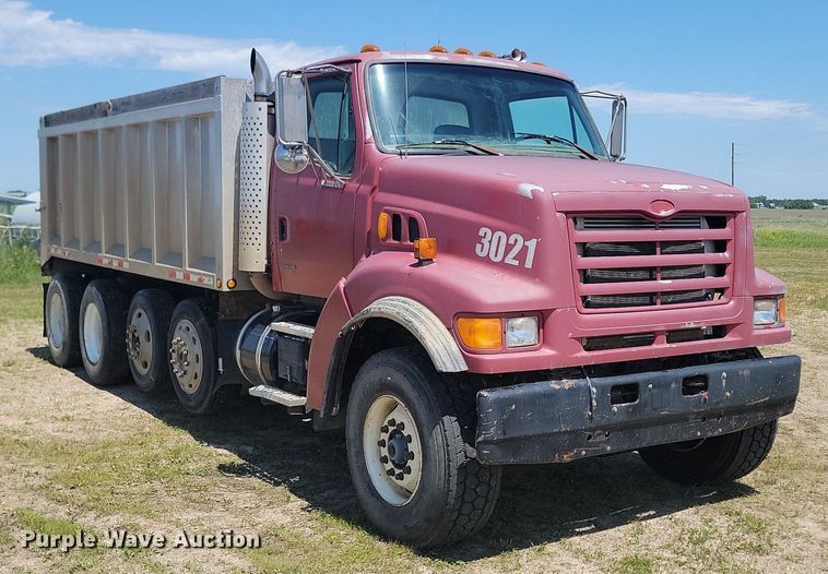 image for item NZ9972 1999 Sterling  LT9511 dump truck