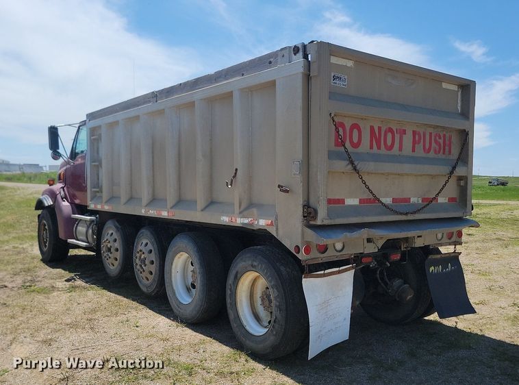 image for item NZ9972 1999 Sterling  LT9511 dump truck