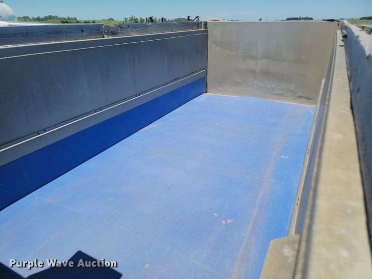 image for item NZ9972 1999 Sterling  LT9511 dump truck