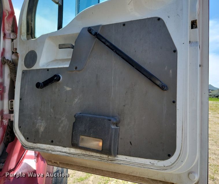 image for item NZ9972 1999 Sterling  LT9511 dump truck