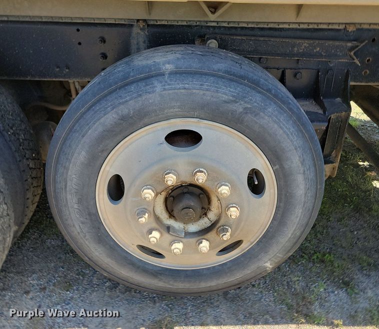 image for item NZ9972 1999 Sterling  LT9511 dump truck