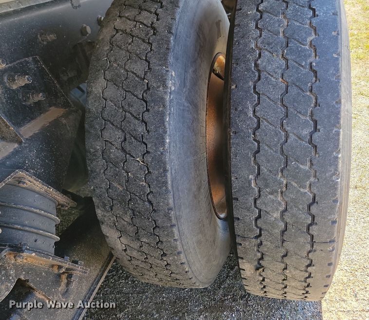 image for item NZ9972 1999 Sterling  LT9511 dump truck