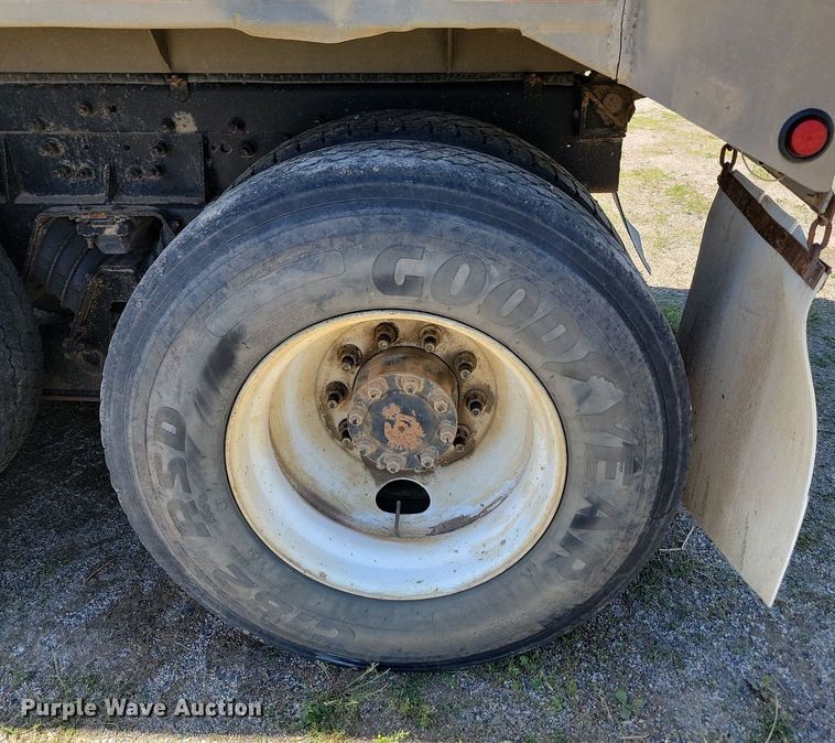 image for item NZ9972 1999 Sterling  LT9511 dump truck