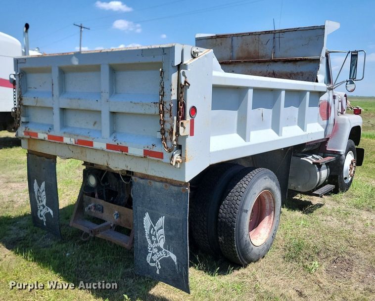 image for item NZ9973 1988 Ford  L7000 dump truck