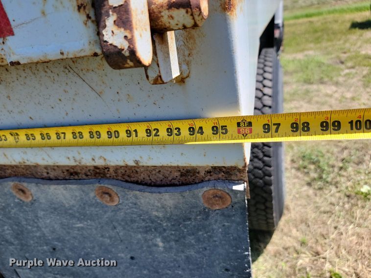 image for item NZ9973 1988 Ford  L7000 dump truck