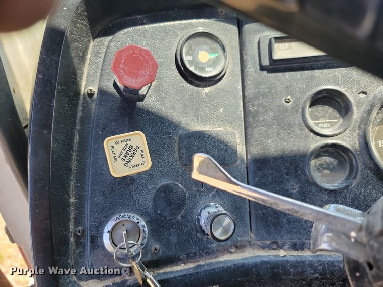 image for item NZ9973 1988 Ford  L7000 dump truck