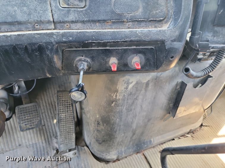 image for item NZ9973 1988 Ford  L7000 dump truck