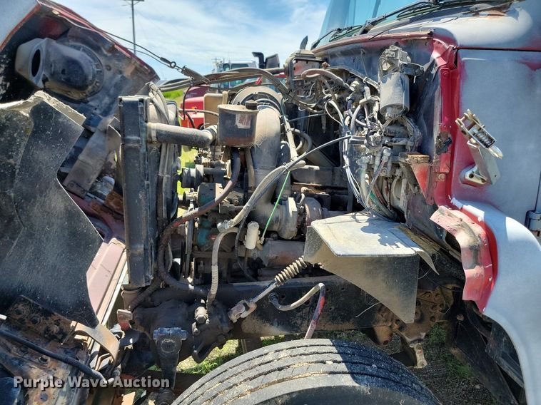 image for item NZ9973 1988 Ford  L7000 dump truck