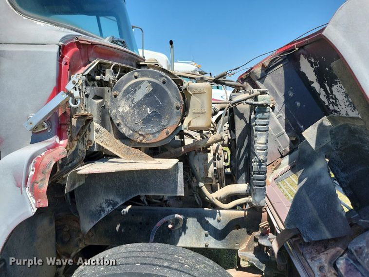 image for item NZ9973 1988 Ford  L7000 dump truck