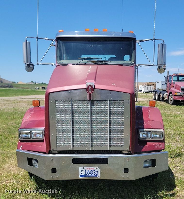 image for item NZ9974 2007 Kenworth  T800 semi truck