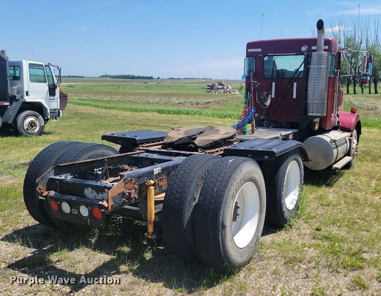 image for item NZ9974 2007 Kenworth  T800 semi truck