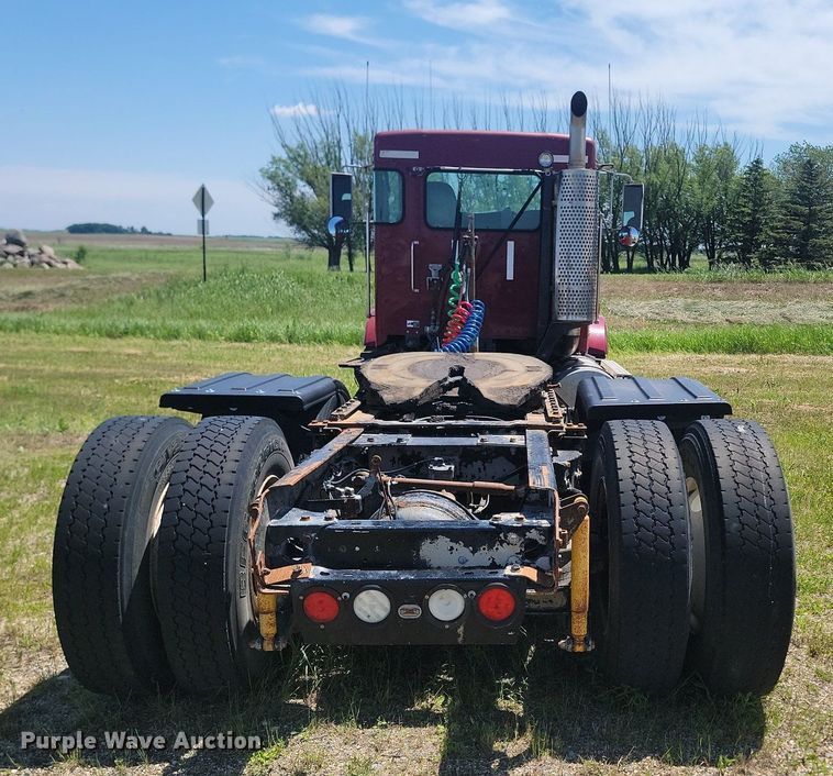 image for item NZ9974 2007 Kenworth  T800 semi truck