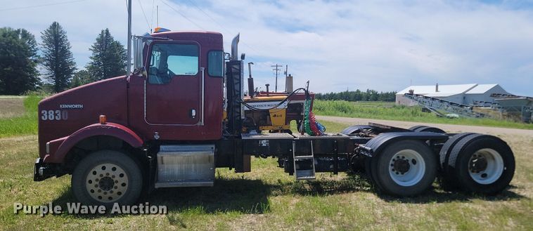 image for item NZ9974 2007 Kenworth  T800 semi truck