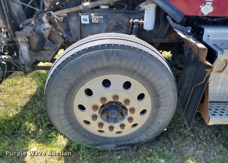 image for item NZ9974 2007 Kenworth  T800 semi truck