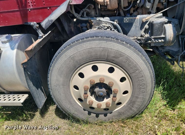 image for item NZ9974 2007 Kenworth  T800 semi truck