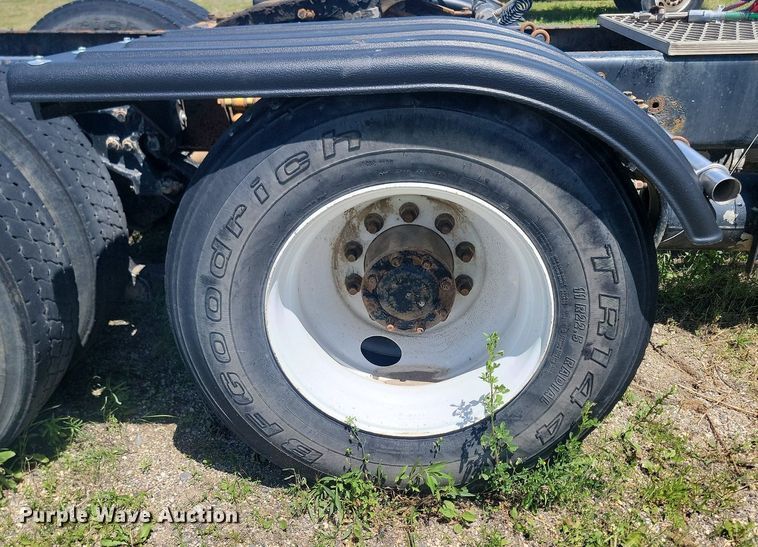 image for item NZ9974 2007 Kenworth  T800 semi truck