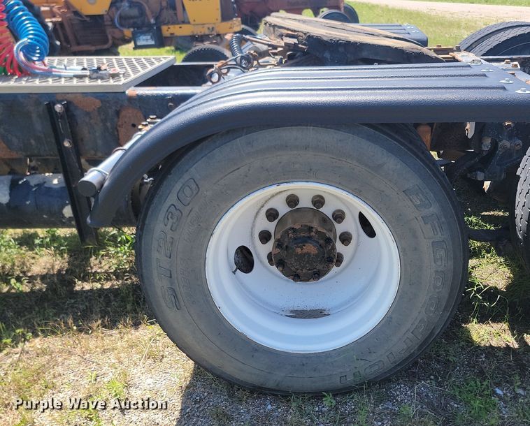 image for item NZ9974 2007 Kenworth  T800 semi truck