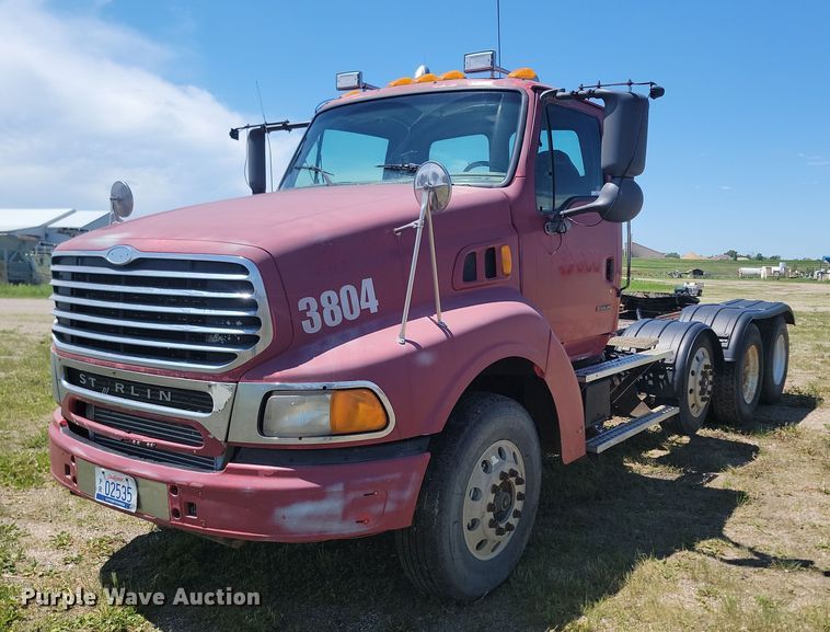 image for item NZ9975 2001 Sterling  AT9513 semi truck