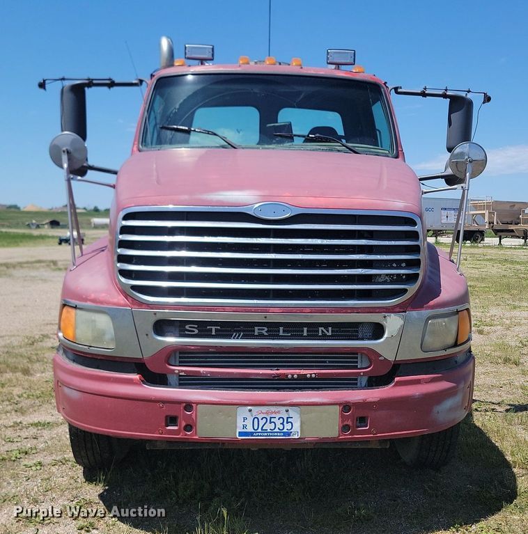 image for item NZ9975 2001 Sterling  AT9513 semi truck