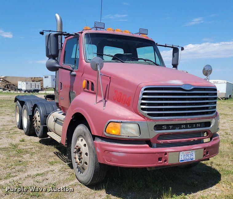 image for item NZ9975 2001 Sterling  AT9513 semi truck