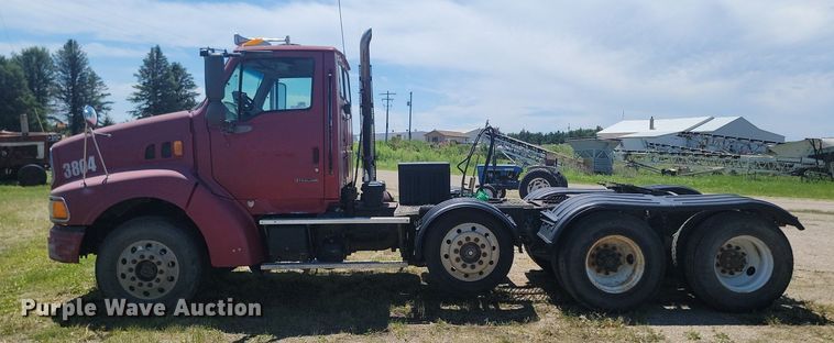 image for item NZ9975 2001 Sterling  AT9513 semi truck