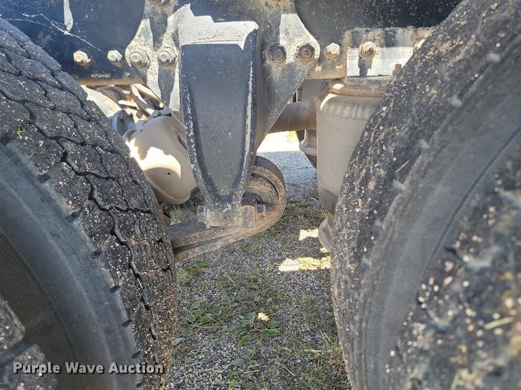 image for item NZ9975 2001 Sterling  AT9513 semi truck