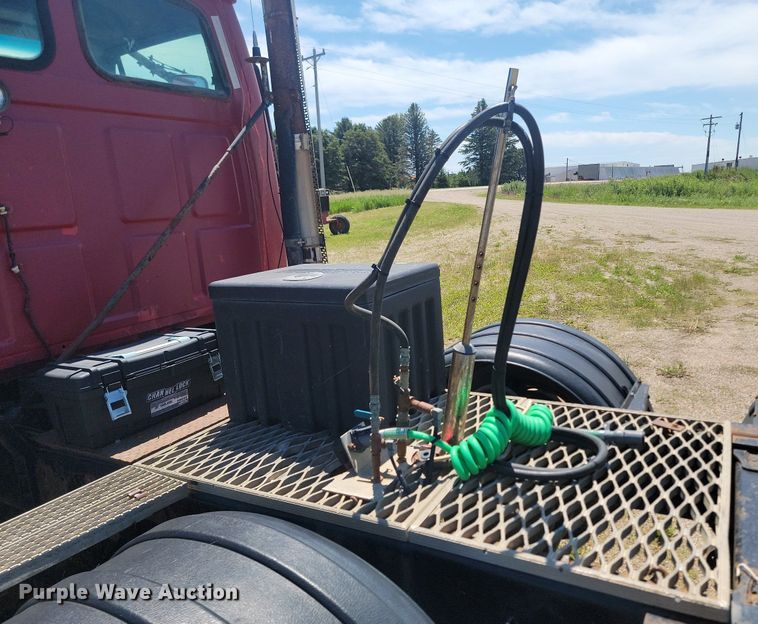 image for item NZ9975 2001 Sterling  AT9513 semi truck