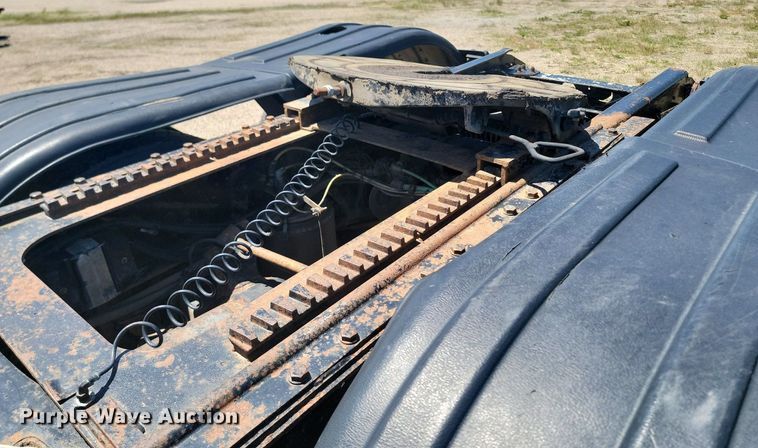 image for item NZ9975 2001 Sterling  AT9513 semi truck