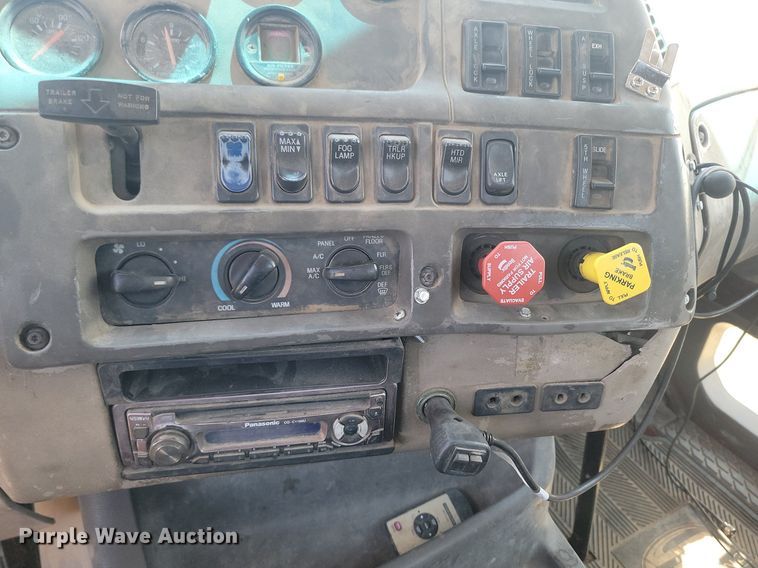 image for item NZ9975 2001 Sterling  AT9513 semi truck