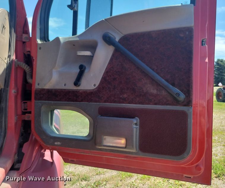 image for item NZ9975 2001 Sterling  AT9513 semi truck