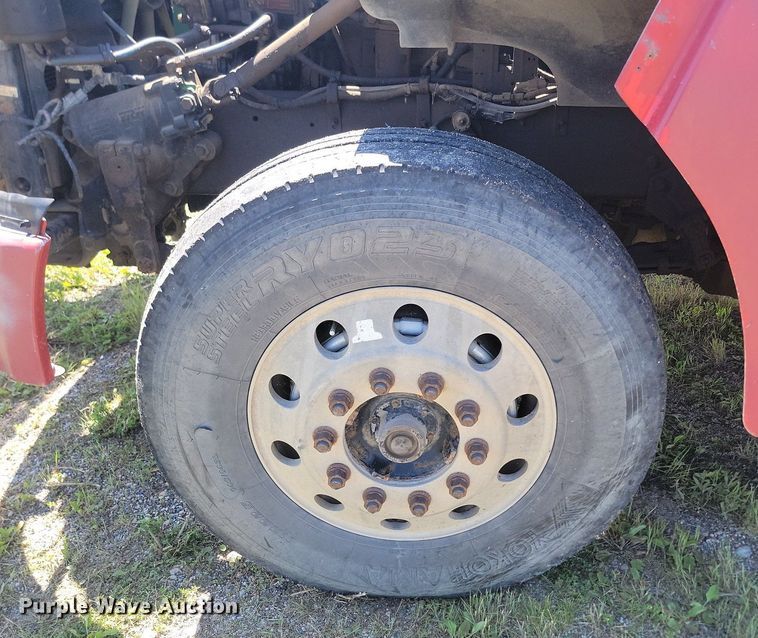 image for item NZ9975 2001 Sterling  AT9513 semi truck