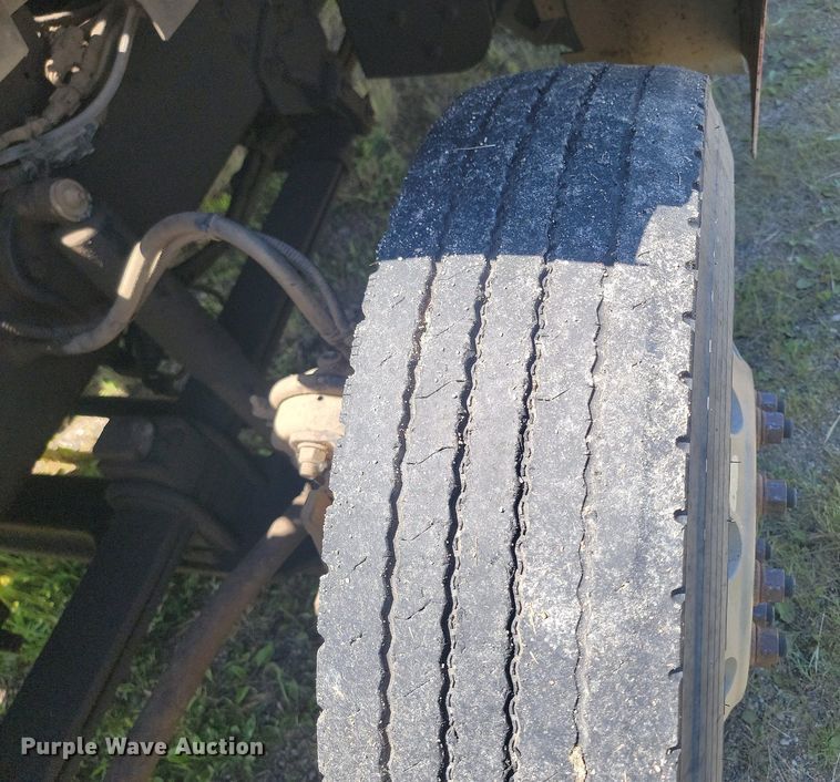 image for item NZ9975 2001 Sterling  AT9513 semi truck