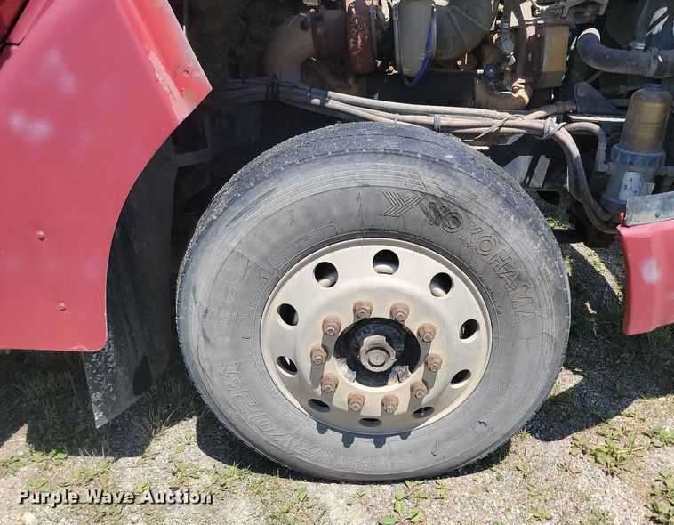 image for item NZ9975 2001 Sterling  AT9513 semi truck