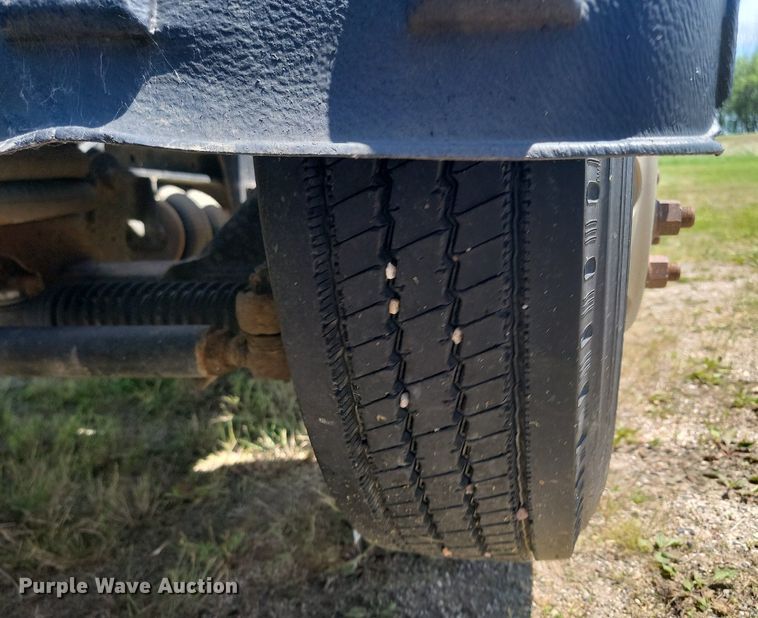 image for item NZ9975 2001 Sterling  AT9513 semi truck