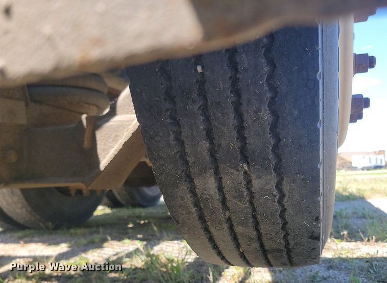 image for item NZ9975 2001 Sterling  AT9513 semi truck