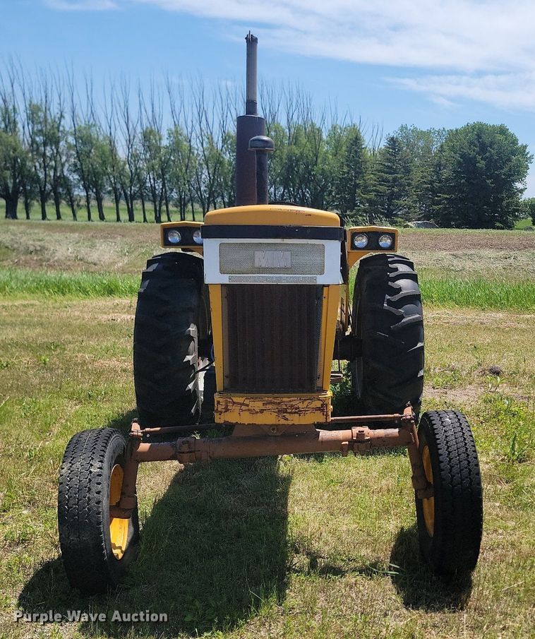 image for item NZ9976 1966 Minneapolis-Moline M670 tractor
