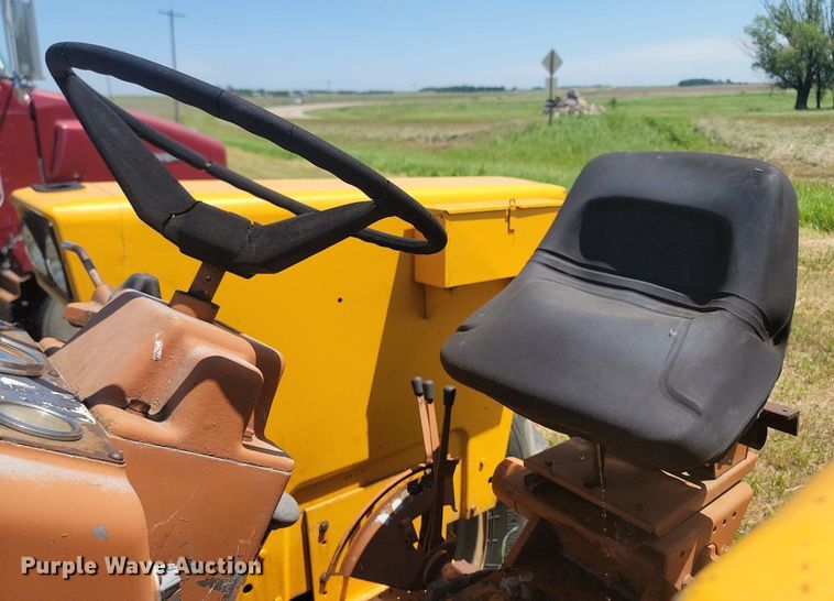 image for item NZ9976 1966 Minneapolis-Moline M670 tractor