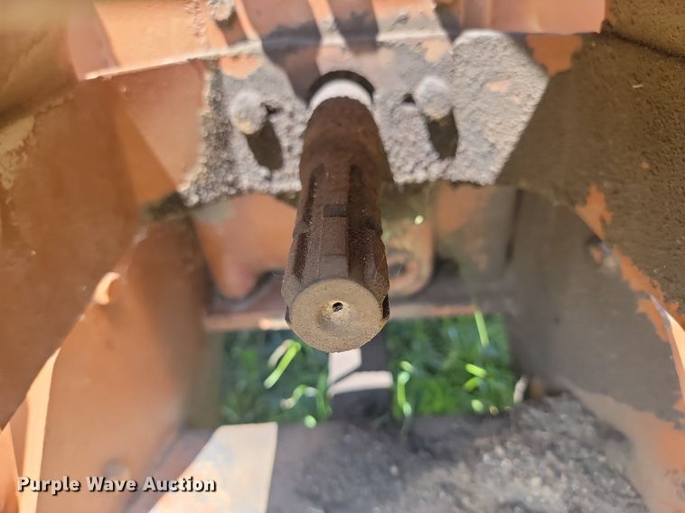 image for item NZ9976 1966 Minneapolis-Moline M670 tractor