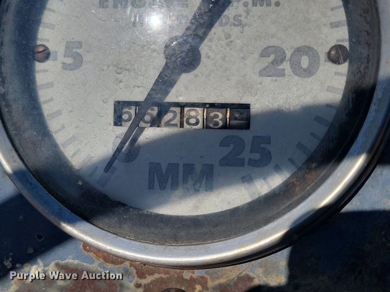 image for item NZ9976 1966 Minneapolis-Moline M670 tractor