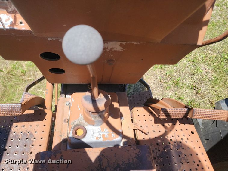 image for item NZ9976 1966 Minneapolis-Moline M670 tractor