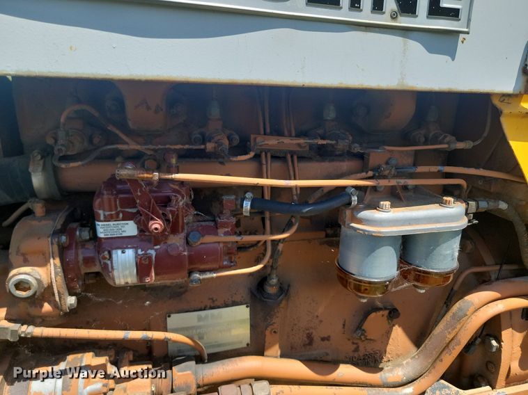 image for item NZ9976 1966 Minneapolis-Moline M670 tractor