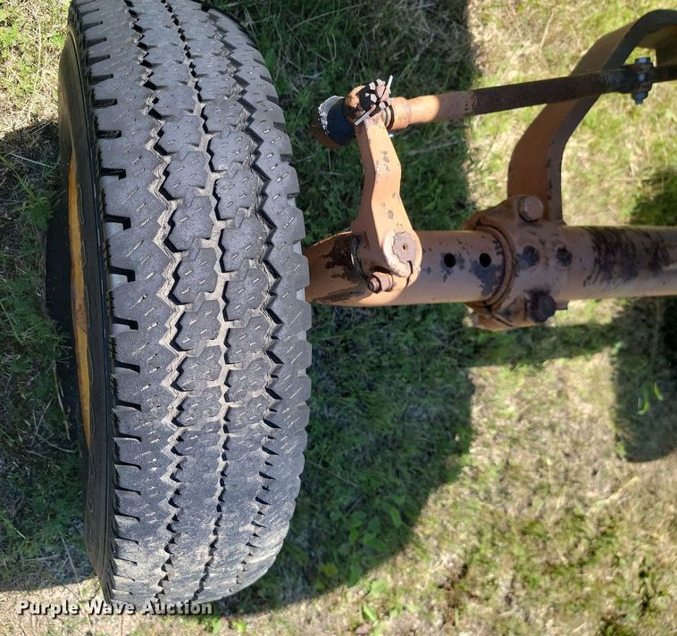 image for item NZ9976 1966 Minneapolis-Moline M670 tractor